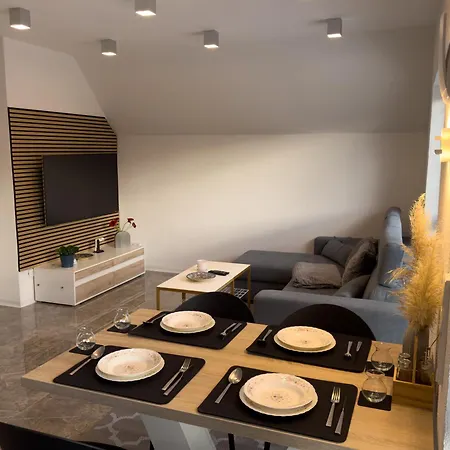 Moderne Maisonette-wohnung Apartment